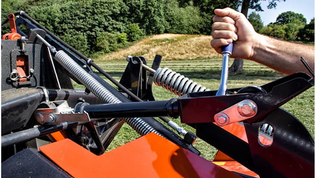 Integrated Stubble Height Adjustment